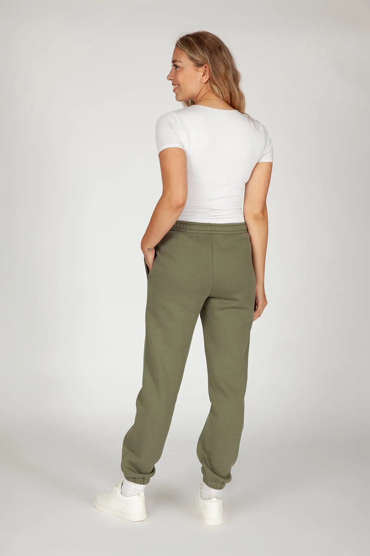 Nova premium fleece relaxed joggers in olive